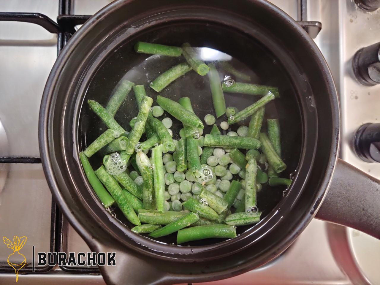 Італійський салат з макаронами та шинкою