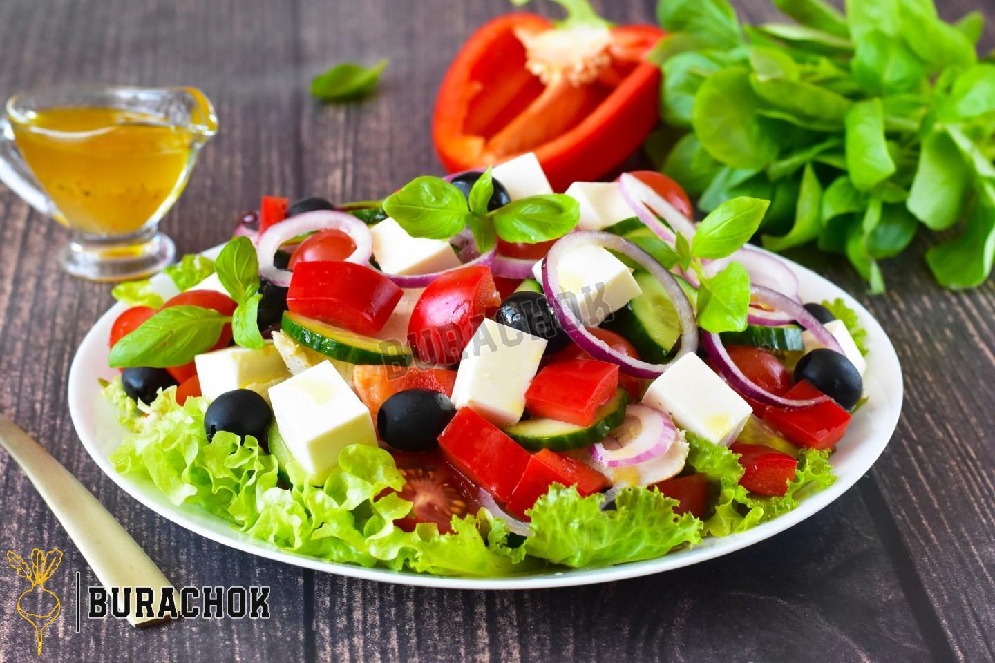 Грецький салат з куркою класичний