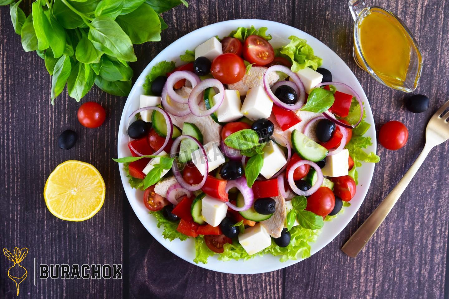 Грецький салат з куркою класичний