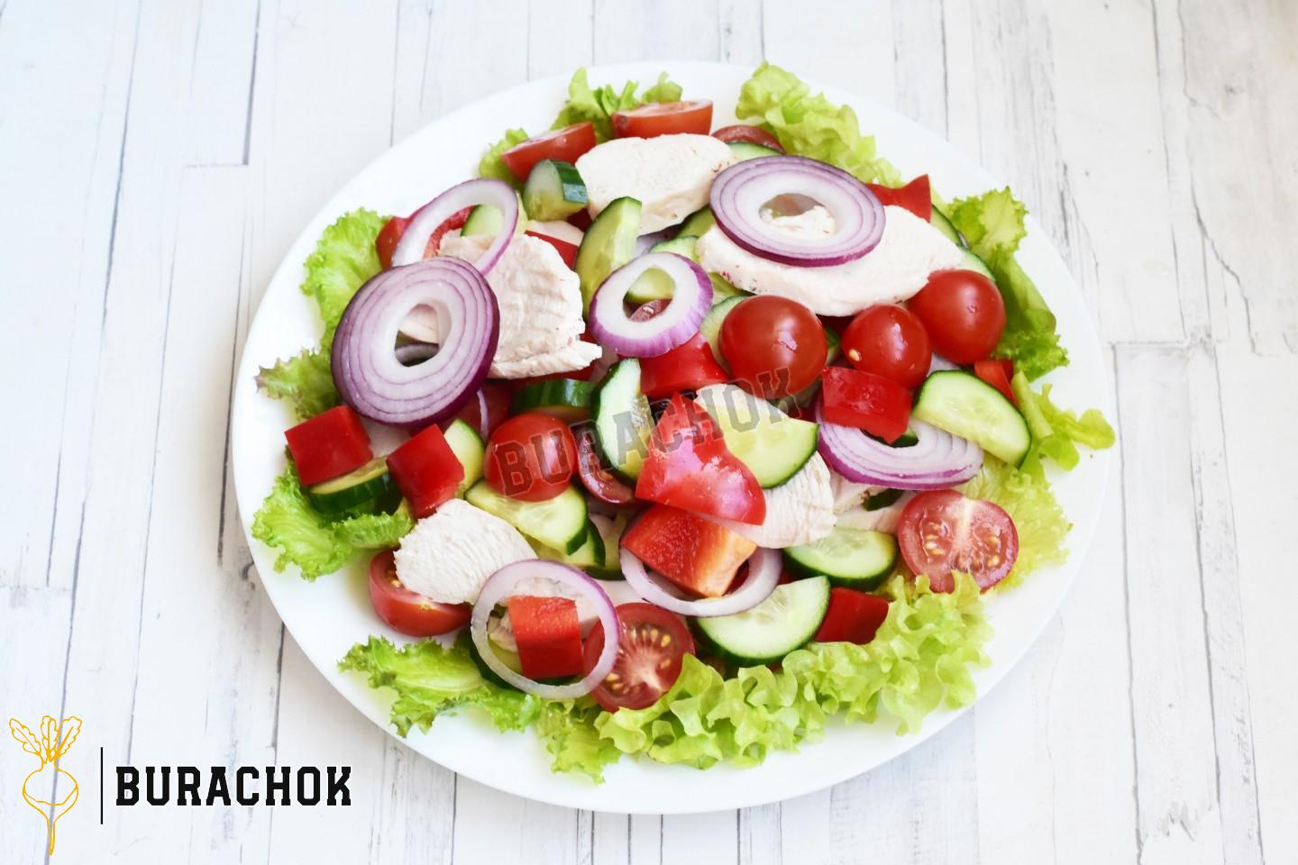 Грецький салат з куркою класичний