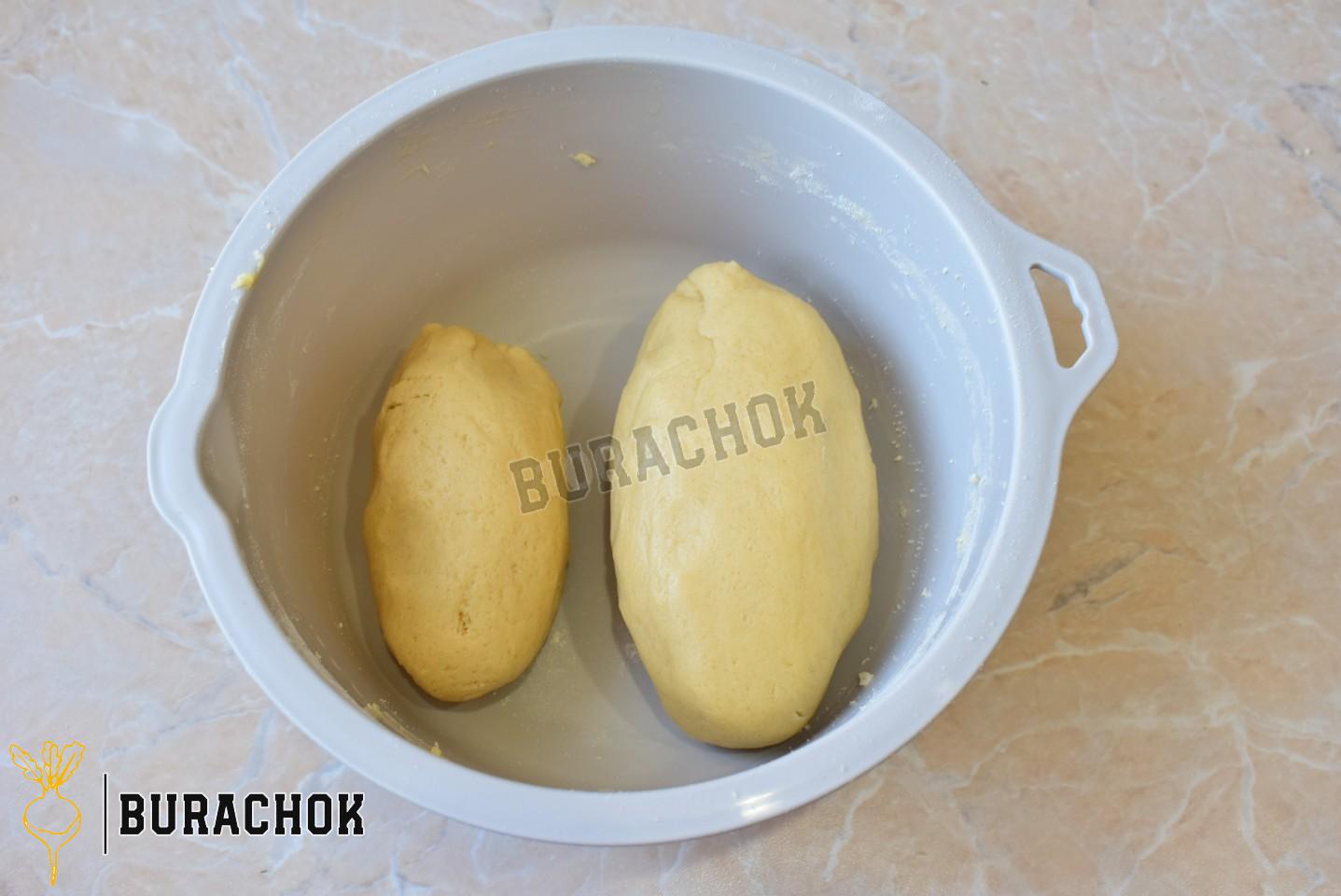 Простий пиріг з варенням у духовці