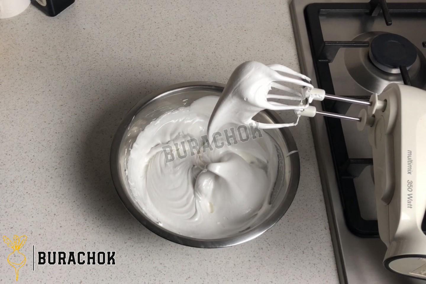 Лимонний тарт з меренгою французький пиріг
