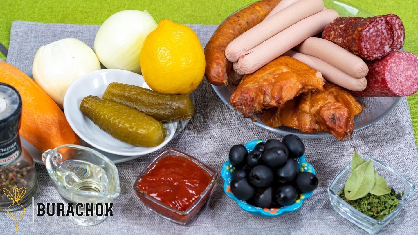 Збірна класична м'ясна солянка з ковбасками копченими