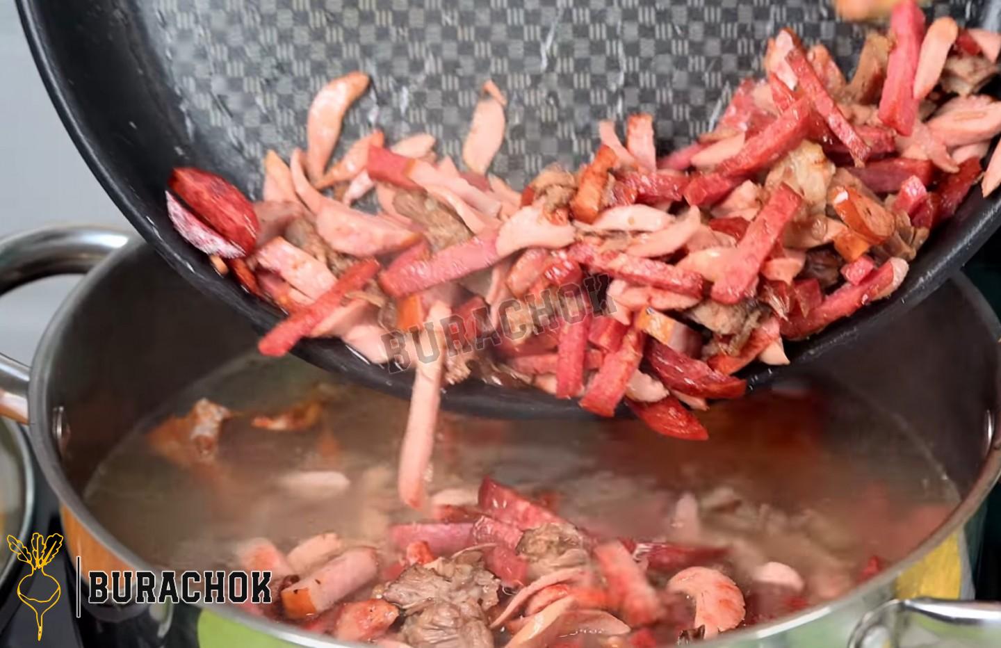 Збірна класична м'ясна солянка з ковбасками копченими