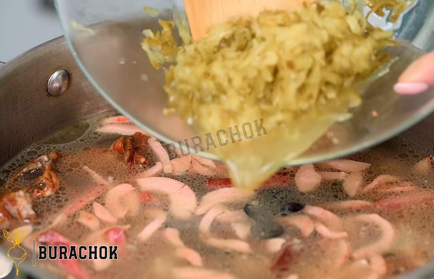 Збірна класична м'ясна солянка з ковбасками копченими