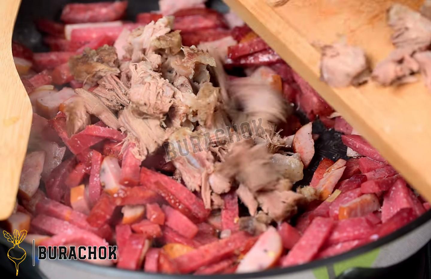 Збірна класична м'ясна солянка з ковбасками копченими