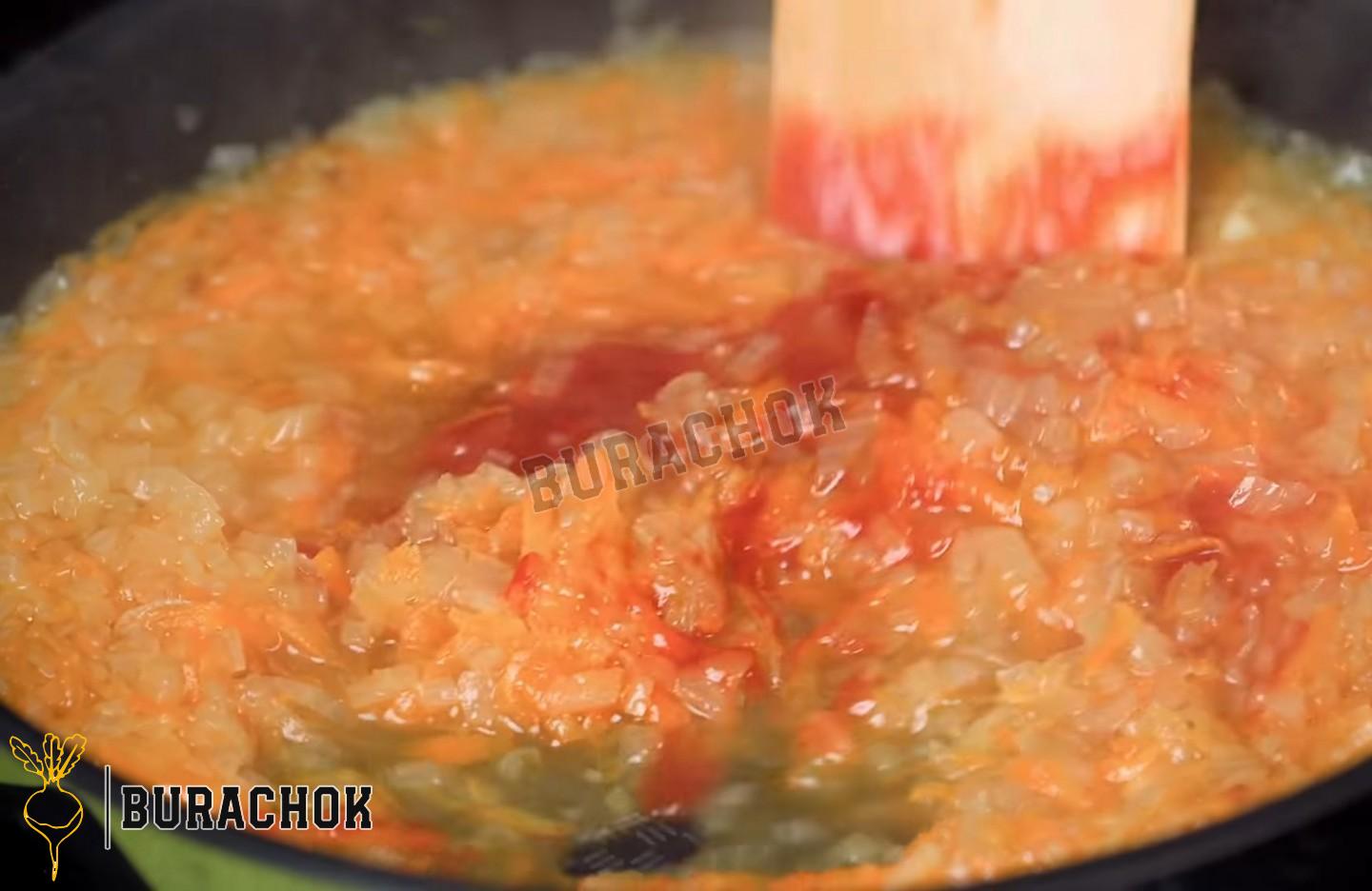 Збірна класична м'ясна солянка з ковбасками копченими