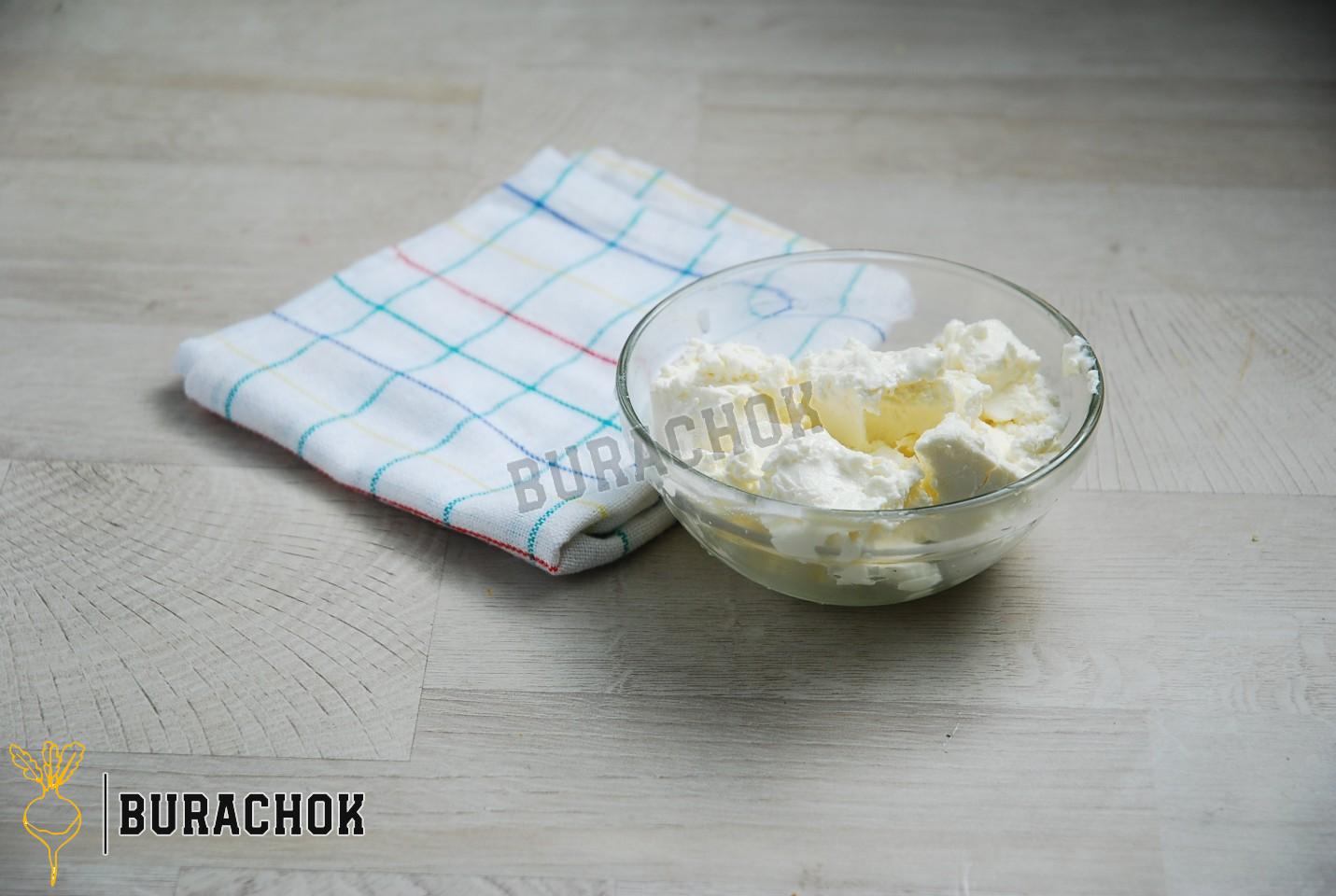 Солодкі роли з млинців та фруктів в домашніх умовах