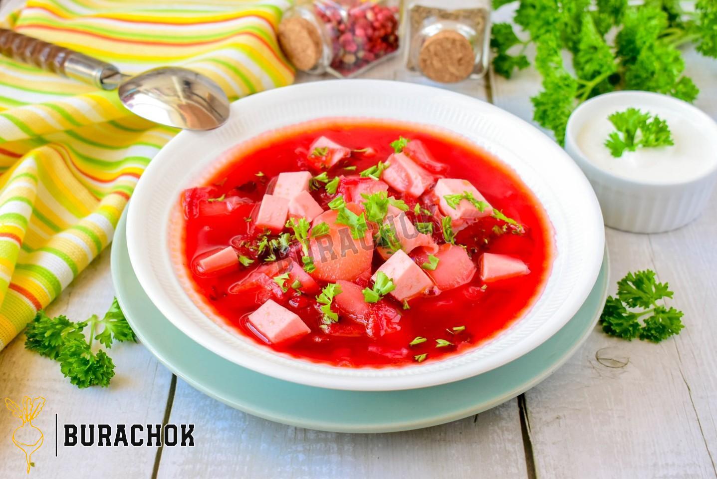 Борщ з ковбасою та буряком