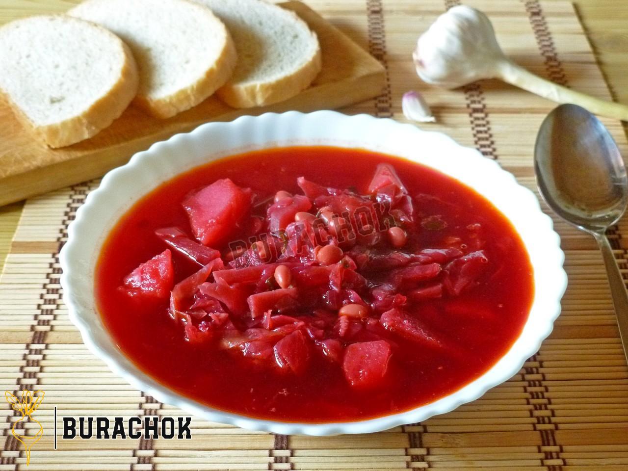 Борщ з консервованою квасолею