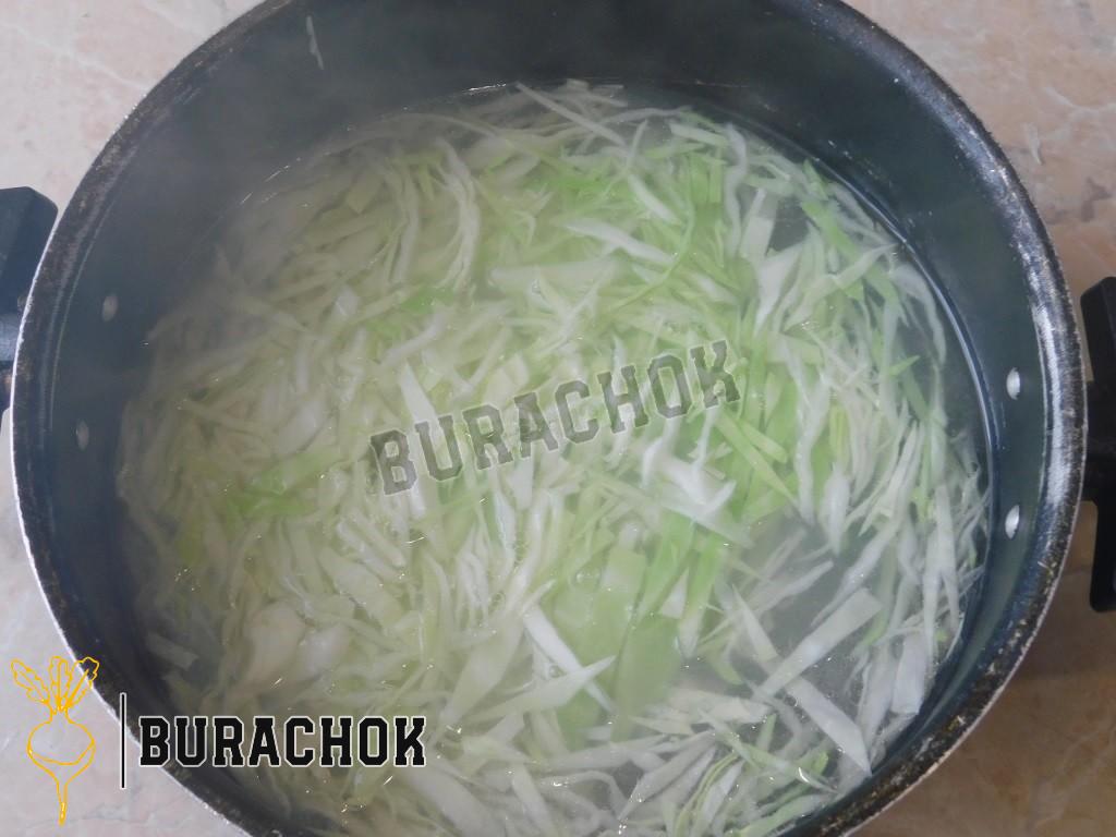 Борщ як у дитячому садку на м'ясному бульйоні