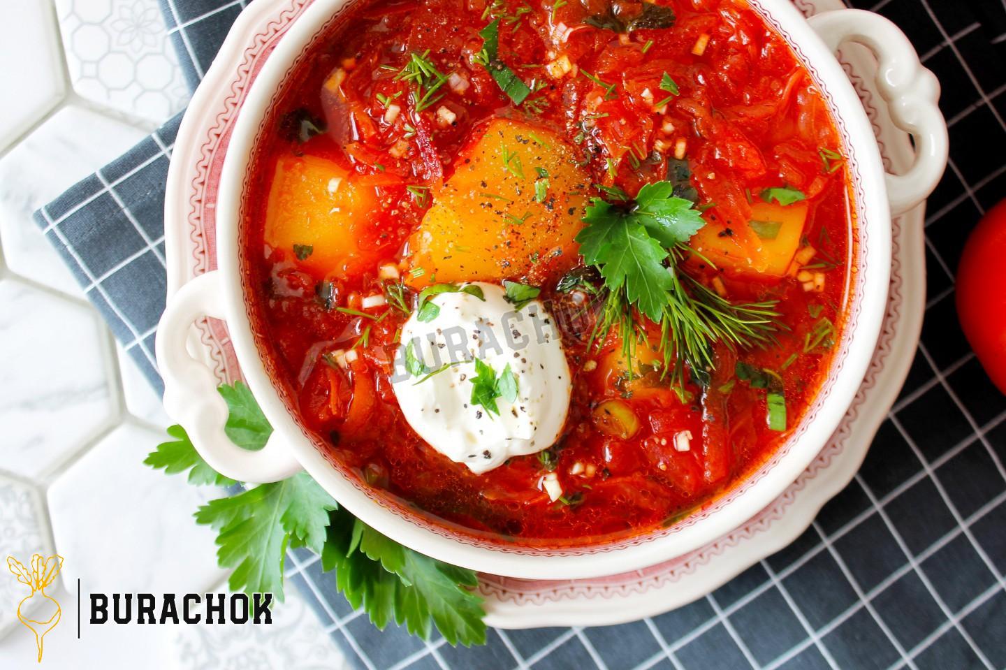 Борщ з квашеною капустою, буряком та куркою