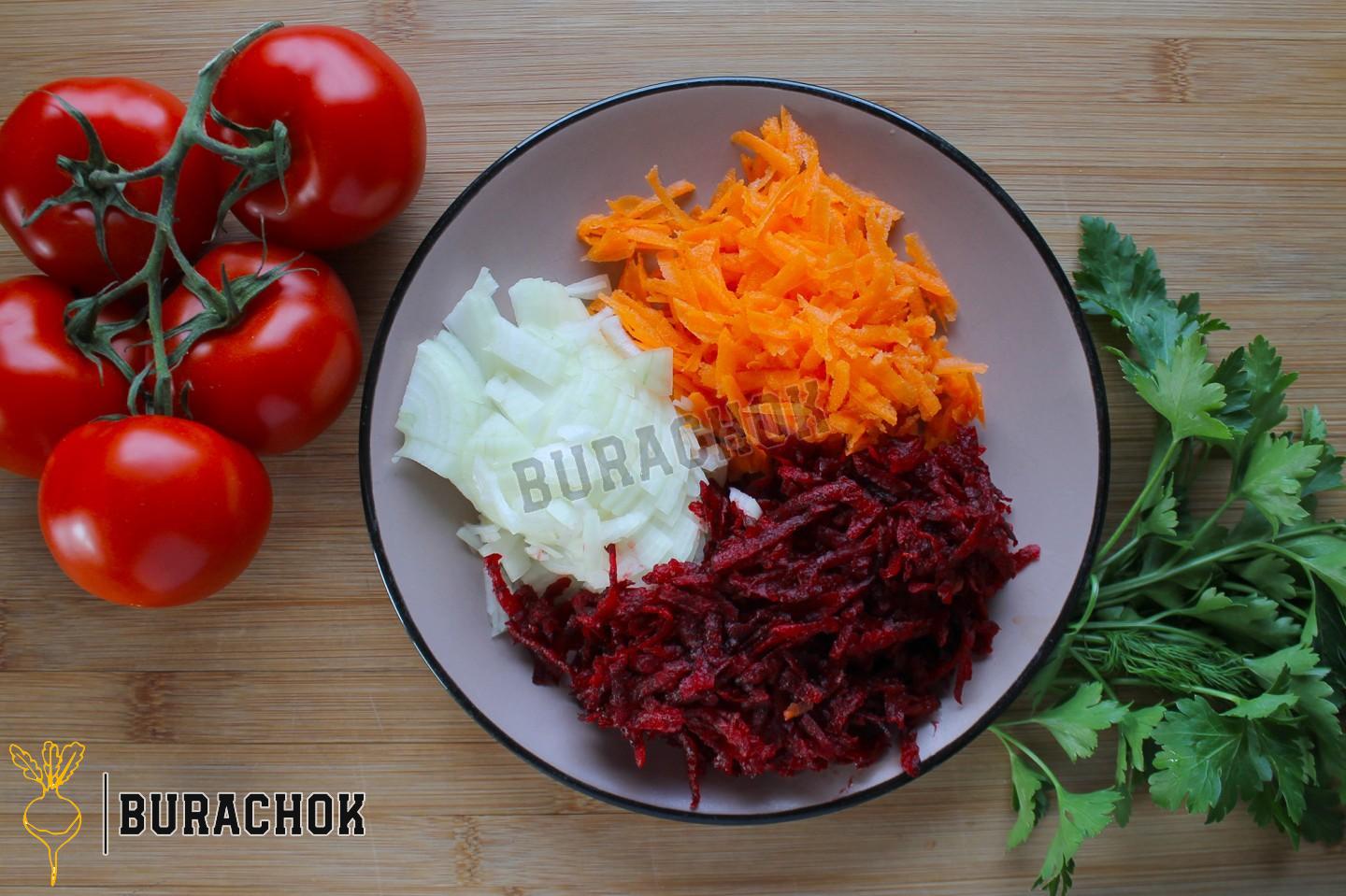 Борщ з квашеною капустою, буряком та куркою