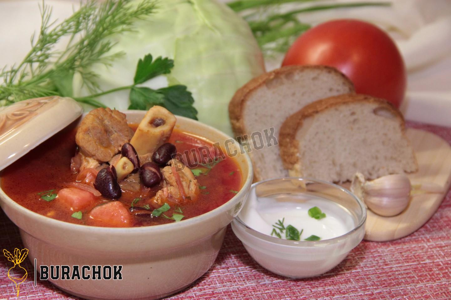 Борщ з квасолею та куркою