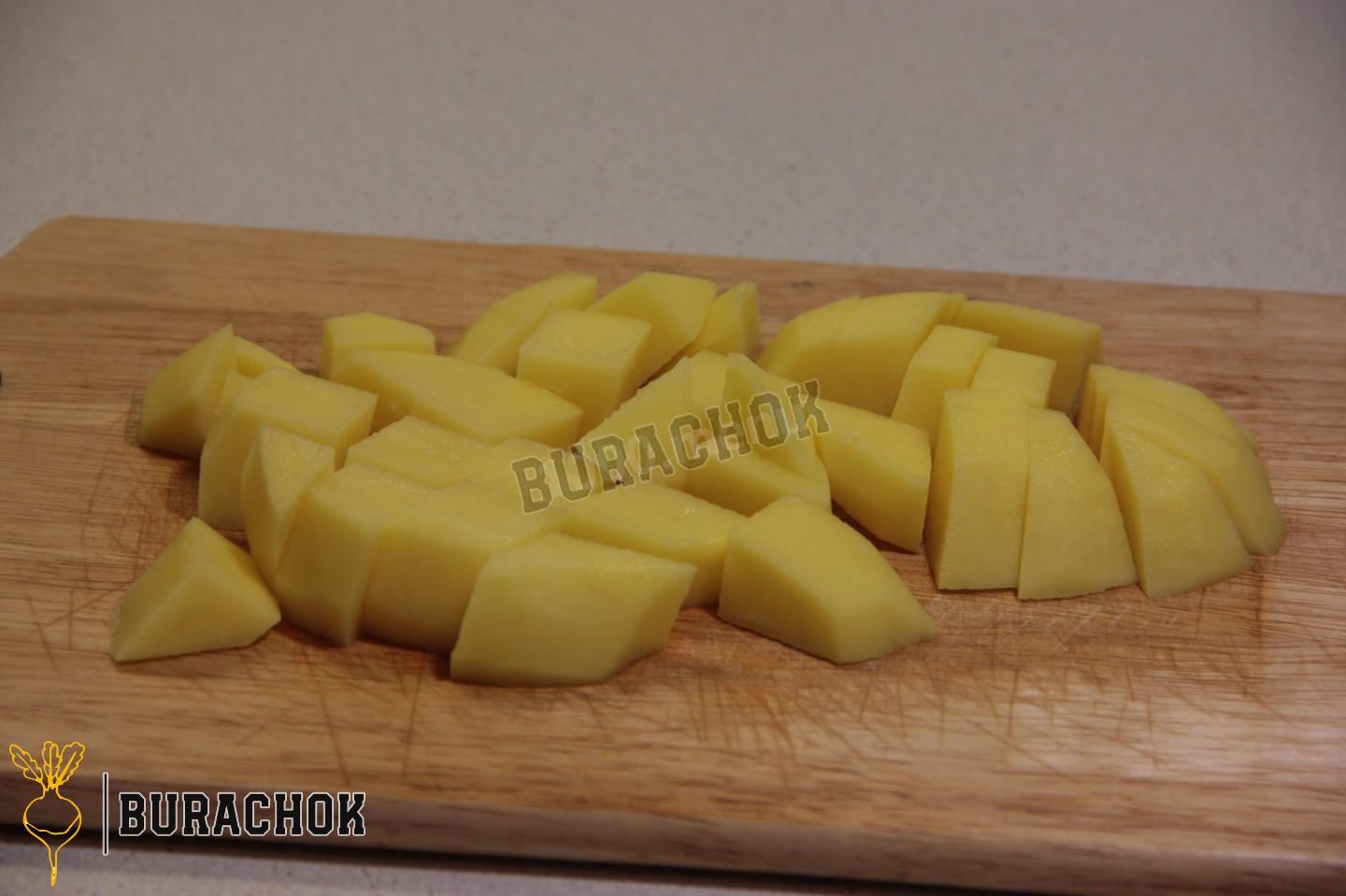 Борщ з квасолею та куркою