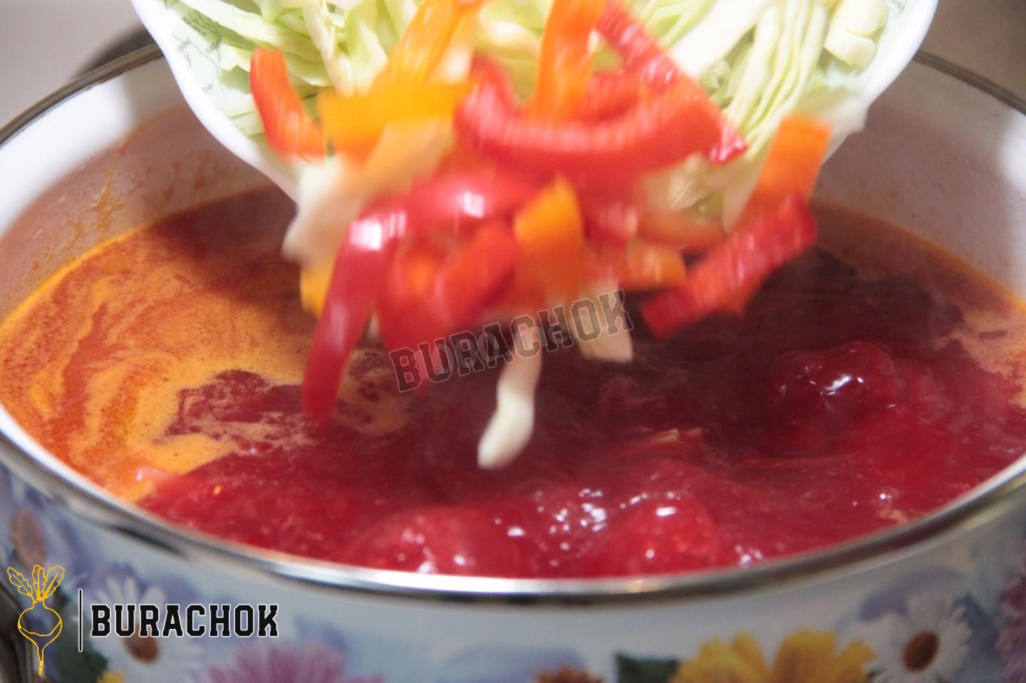 Борщ з квасолею та куркою