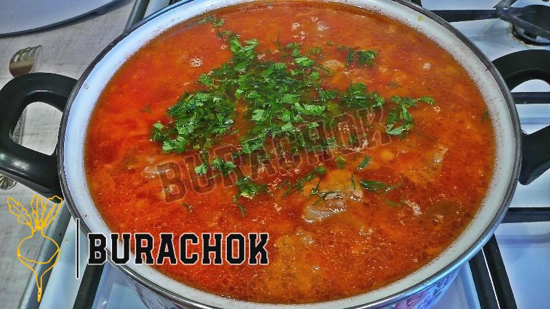 Борщ буряковий з капустою на тушонці