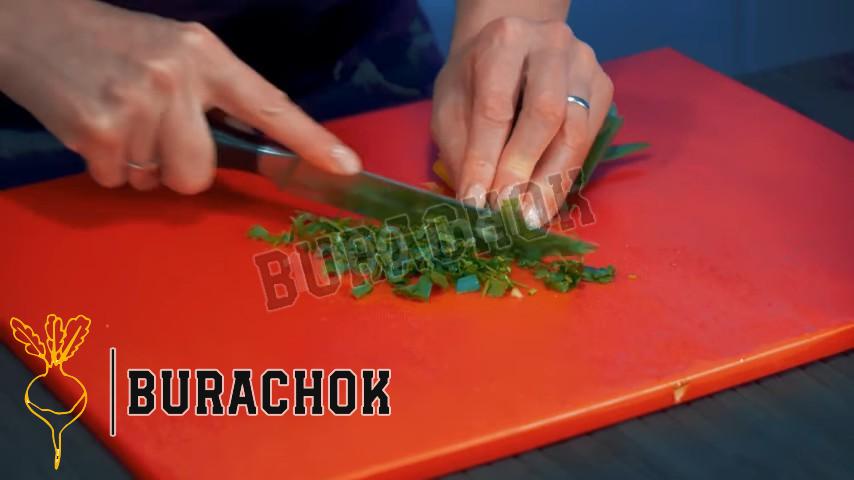 Звичайний холодний борщ на кефірі
