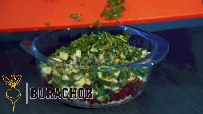 Звичайний холодний борщ на кефірі
