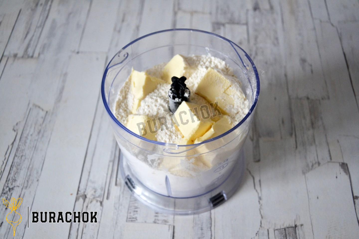 Пісочна шарлотка з яблуками