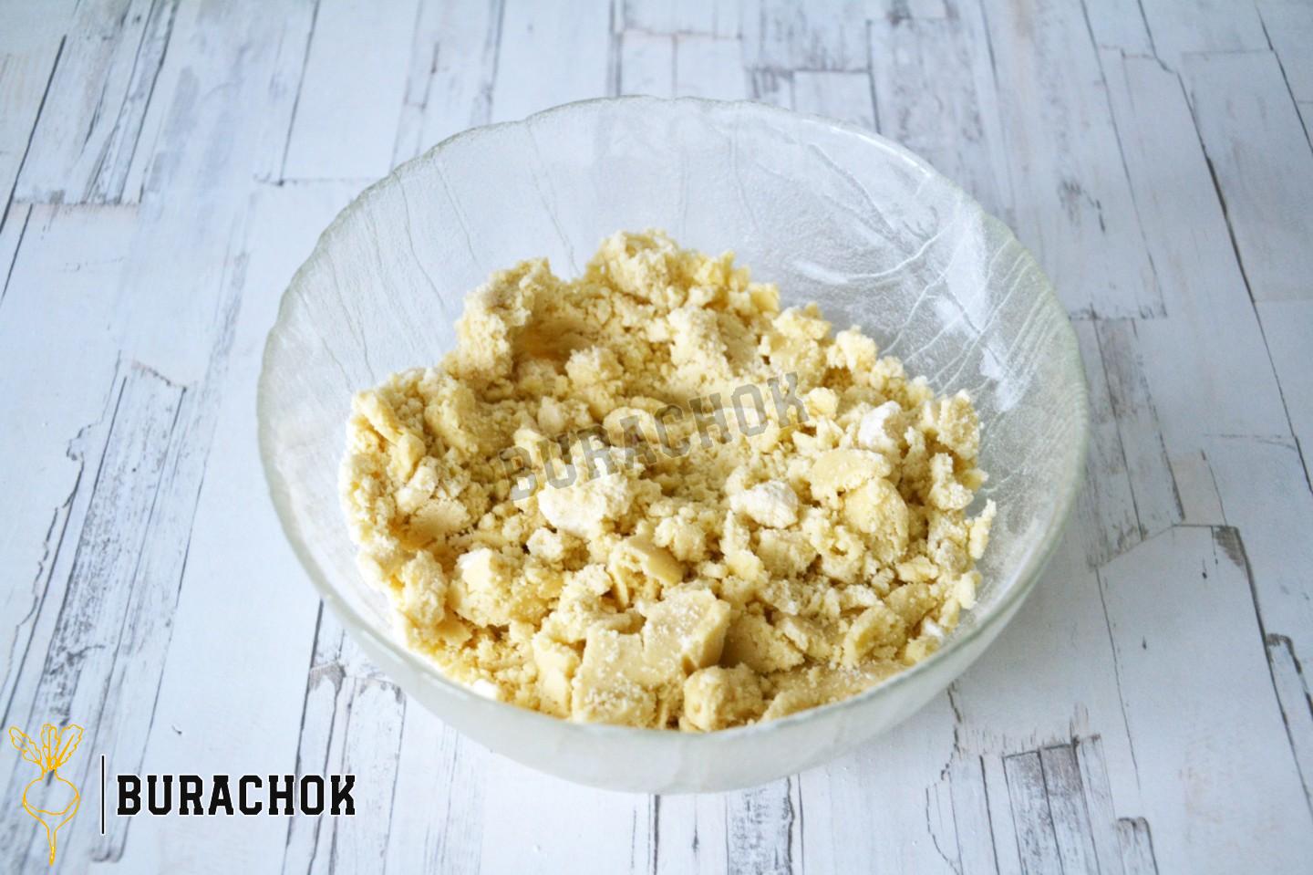 Пісочна шарлотка з яблуками